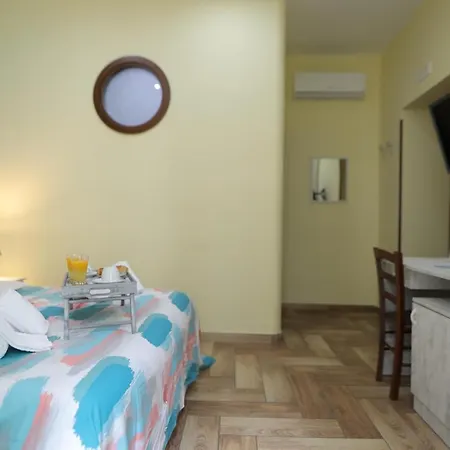 Bed & Breakfast Authentic Neapolis In The Hearth Of The Center Naples