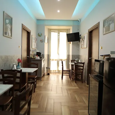 Bed & Breakfast Authentic Neapolis In The Hearth Of The Center 4*