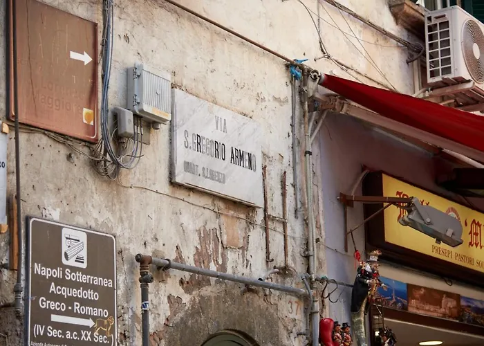 Bed & Breakfast Authentic Neapolis In The Hearth Of The Center 4*